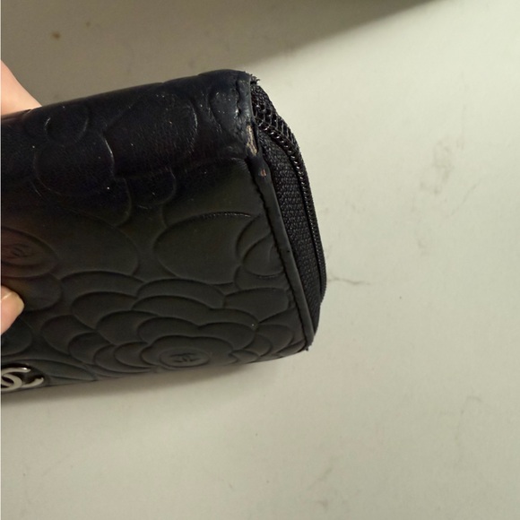 Chanel Camellia Zipper Wallet Bag Black - Picture 14 of 15